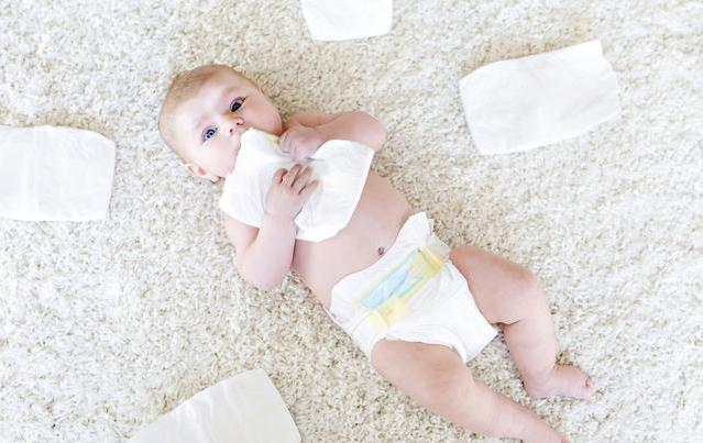 小婴儿一天需要吃多少,各阶段纸尿裤需求量