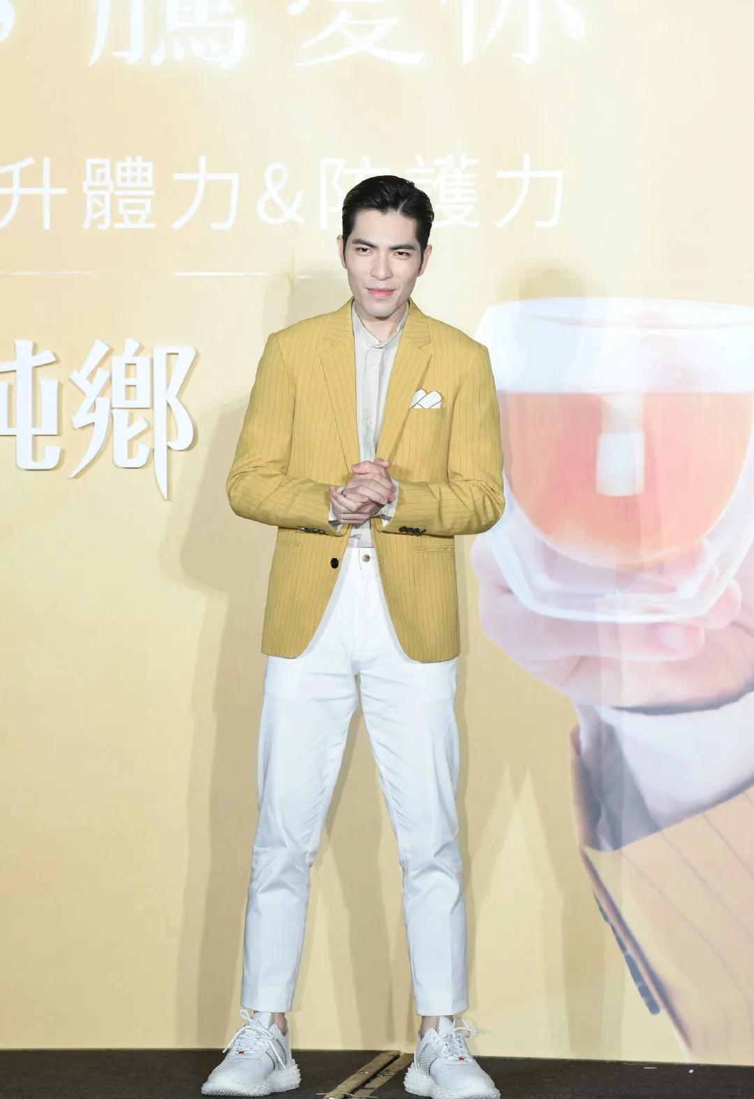 80年代复古港风男星,夏季穿搭最好看的男明星