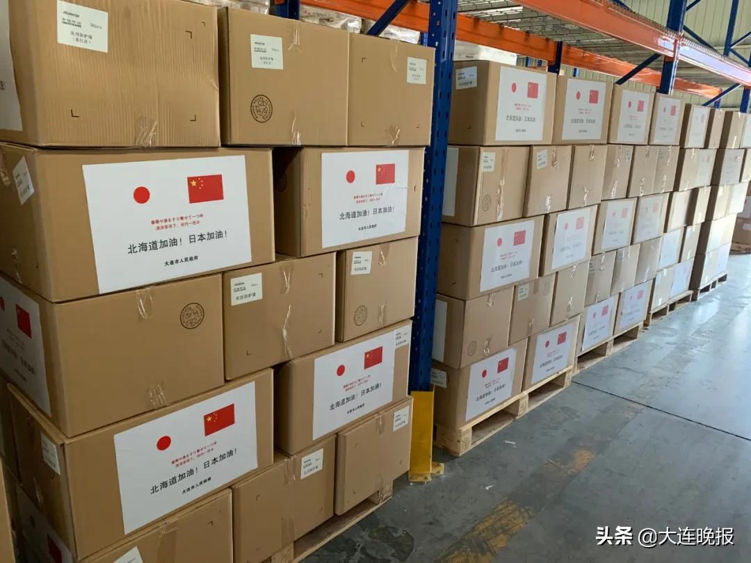 致敬大连最美守护者,大连致敬抗疫英雄图片