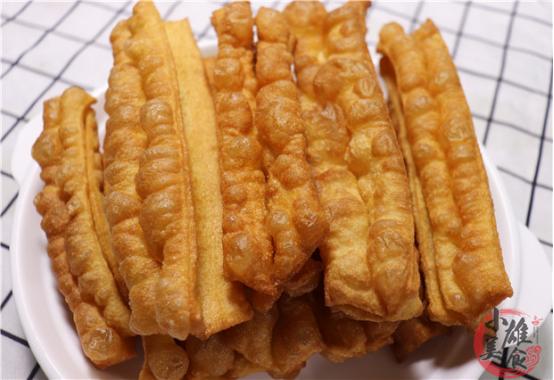 油条的做法和配方酥脆蓬松家庭,正宗油条配方做法不用泡打粉