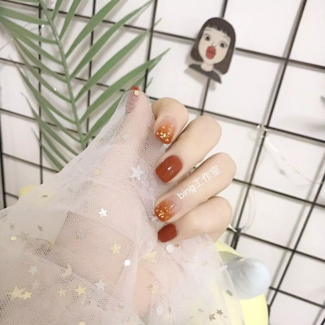 美甲什么颜色显得花哨好看,40款干净不花哨的美甲谁做都好看