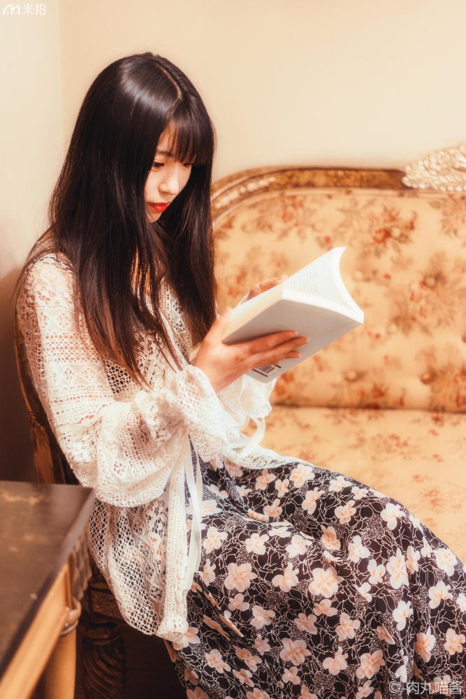 穿毛衣的漂亮女生,穿蕾丝衣服的女孩子