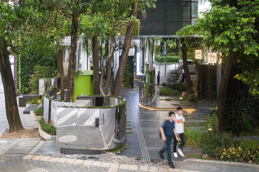 深圳，一个连拉屎都要发朋友圈的城市