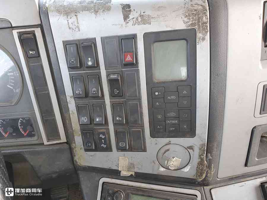 偶遇香港进口卡车,德龙f3000和f3000加强版的区别