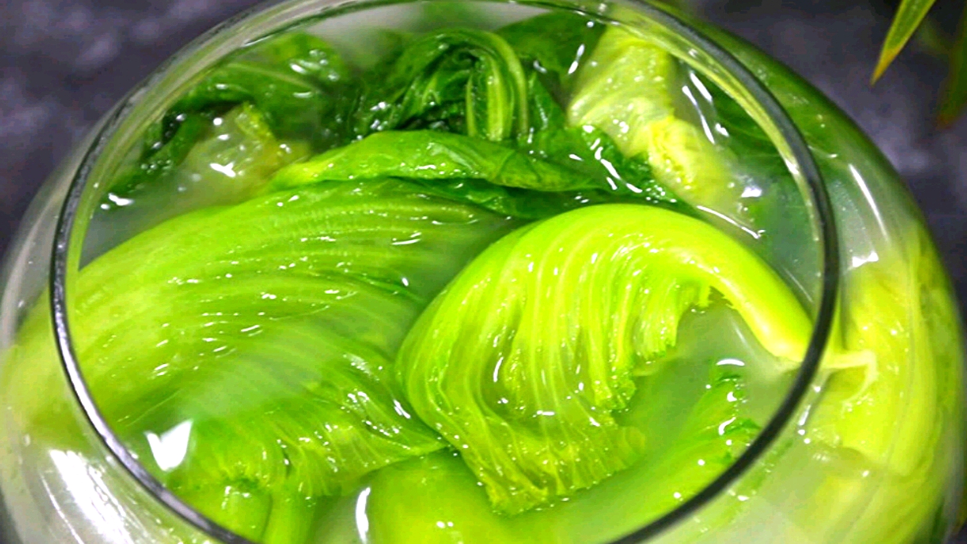 酸爽开胃酸菜炒粉这样做最地道,酸菜炖排骨酸爽开胃