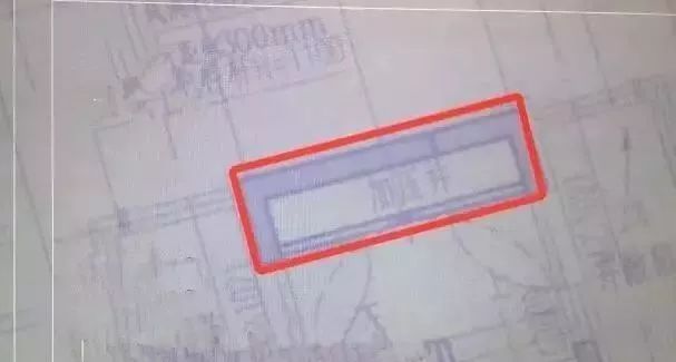 裸眼4D塑胶人工湖、水泥地上种草皮，开发商那些骚断腰的迷惑行为