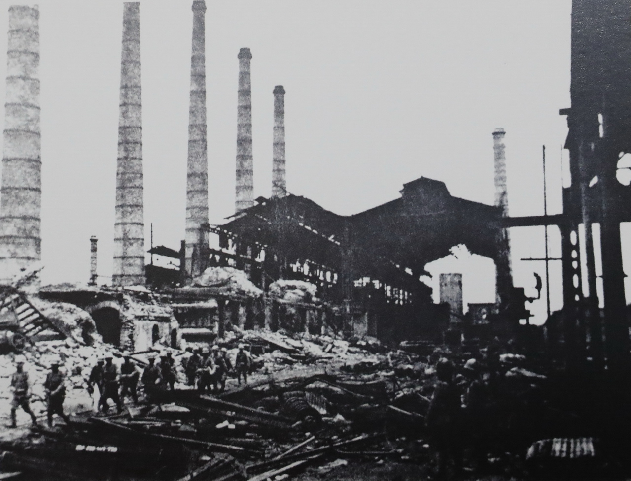 武汉轻型汽车制造厂,武汉特种车制造厂