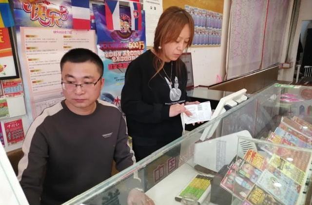 彩票中3600万存银行一年利息多少,黑龙江中一亿彩票