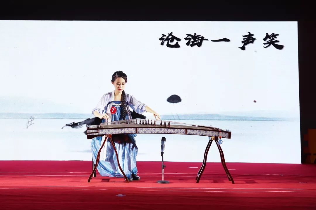 看图识人的女人是谁,看图识人这个女人是谁