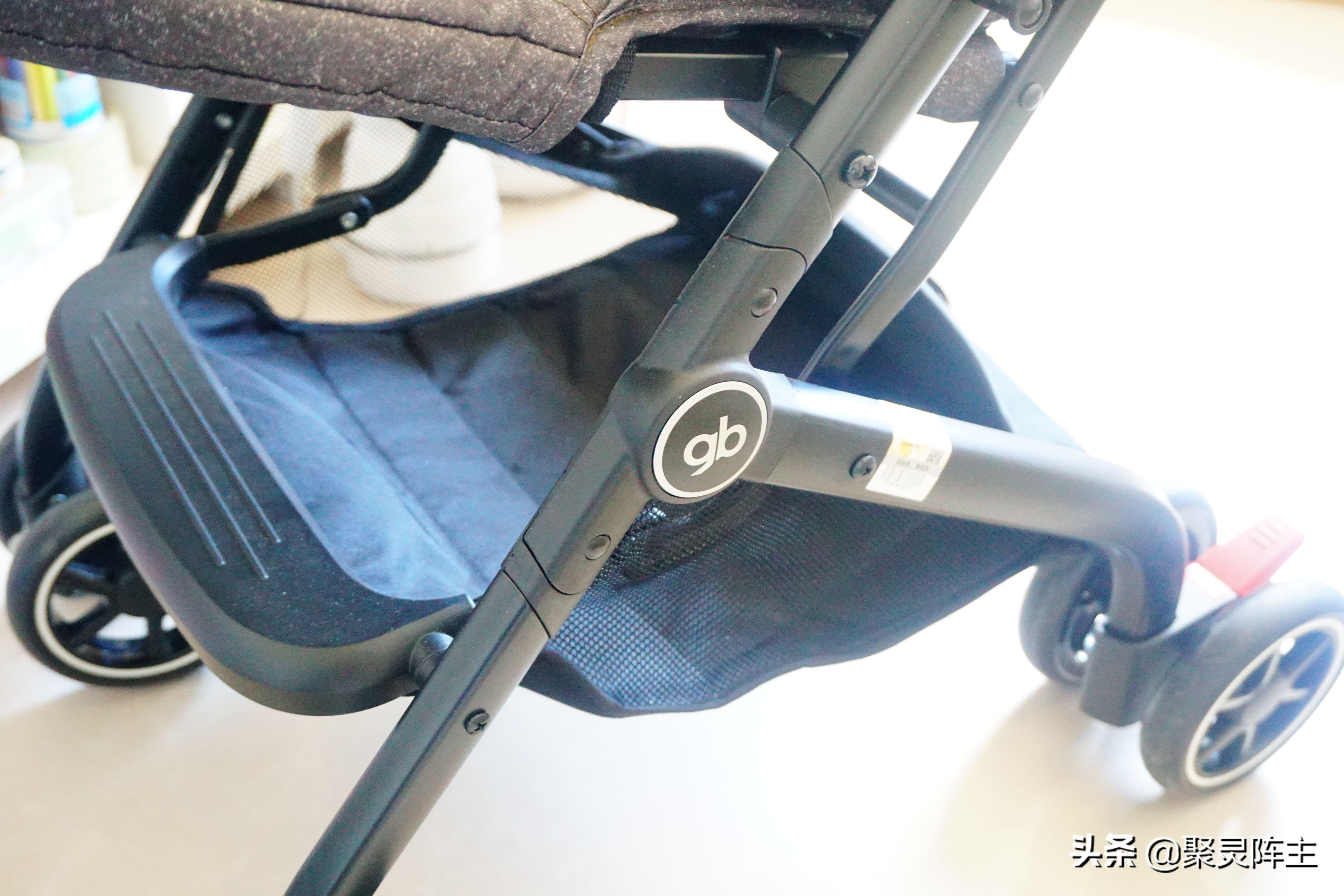 给你们推荐几款带娃必备大件好物,实用不鸡肋的8件带娃好物