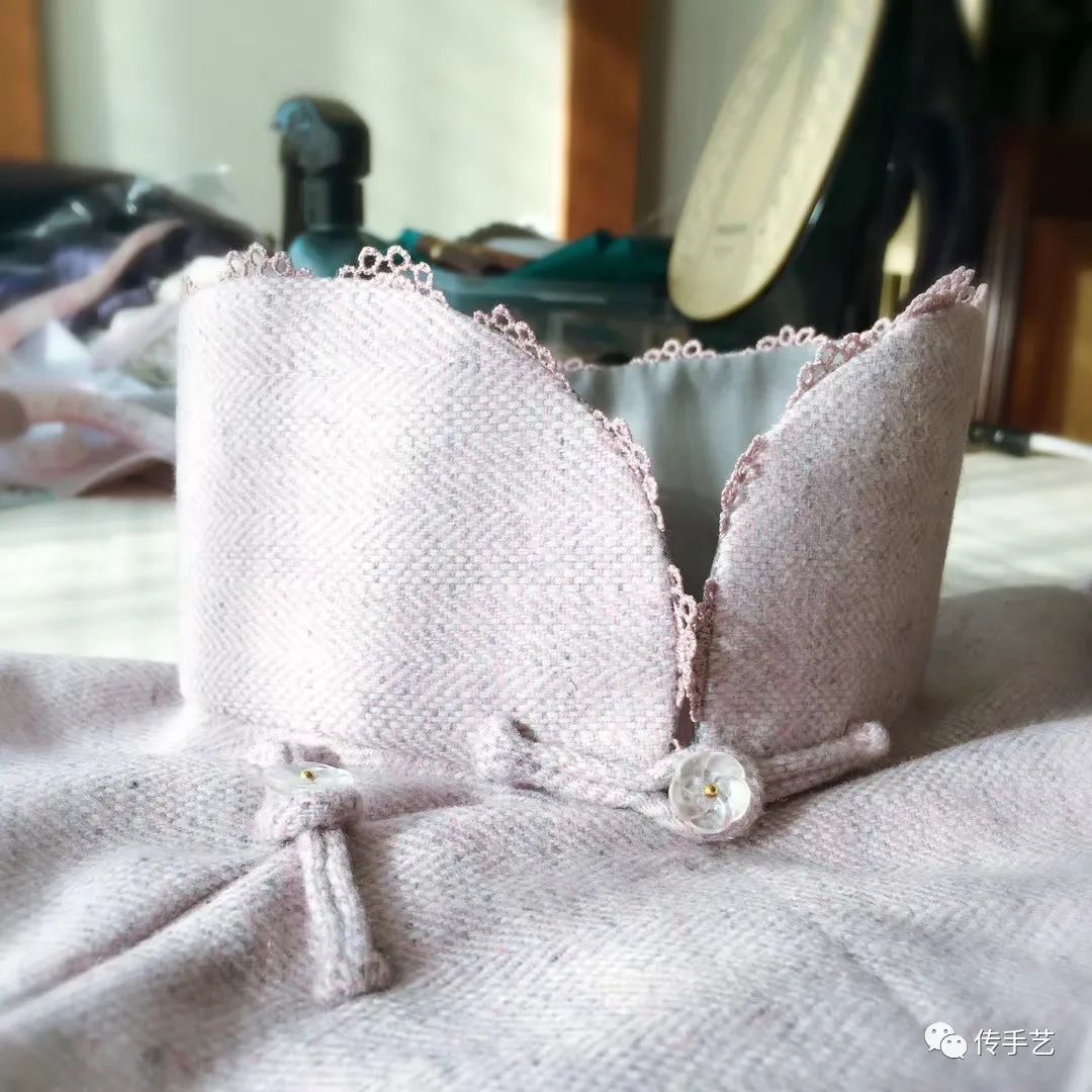 听过“塑身衣”，听过“塑脸领​”吗？民国显瘦第一神器