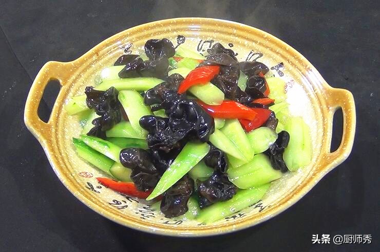 一盘凉拌黄瓜清爽美味又好吃,黄瓜炒木耳的做法有哪些