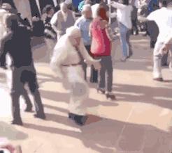 关节咔咔响是什么原因引起的,关节咔咔响的人要注意了