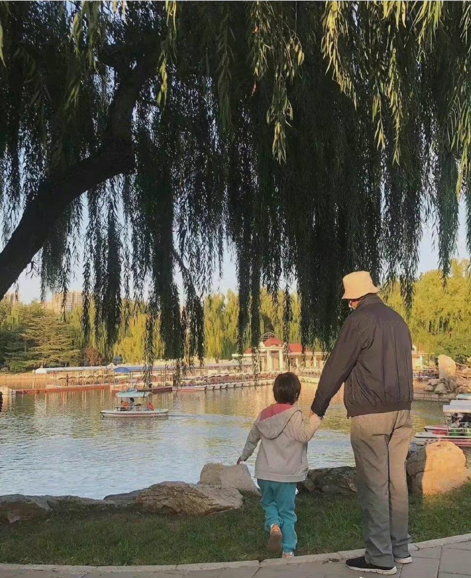 汤唯4岁女儿曝光,原创汤唯3岁女儿罕见曝光