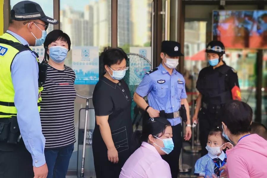 【我为群众办实事】开学“大片”，他们怎会缺席！