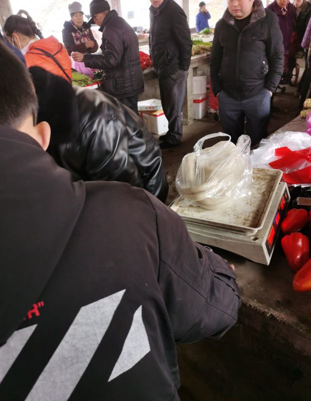 古老的糍粑手艺,农村古法捶打的糍粑