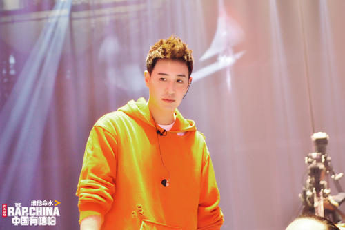 为什么很多富二代羡慕王思聪,微博崩塌