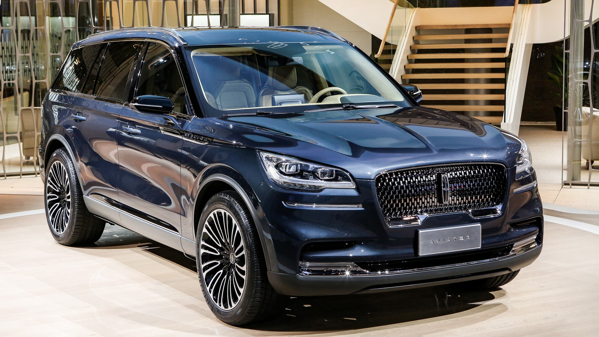 开什么车歌曲,开什么车听最喜欢的歌