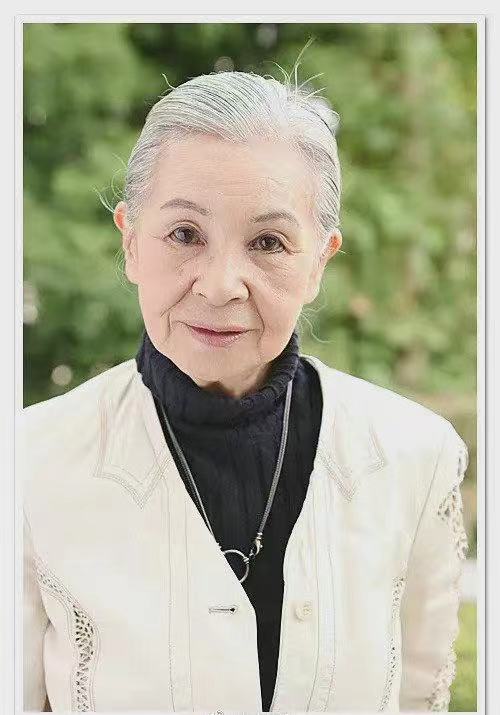 和田惠美去世，曾获奥斯卡最佳服装设计，张艺谋马思纯发文悼念