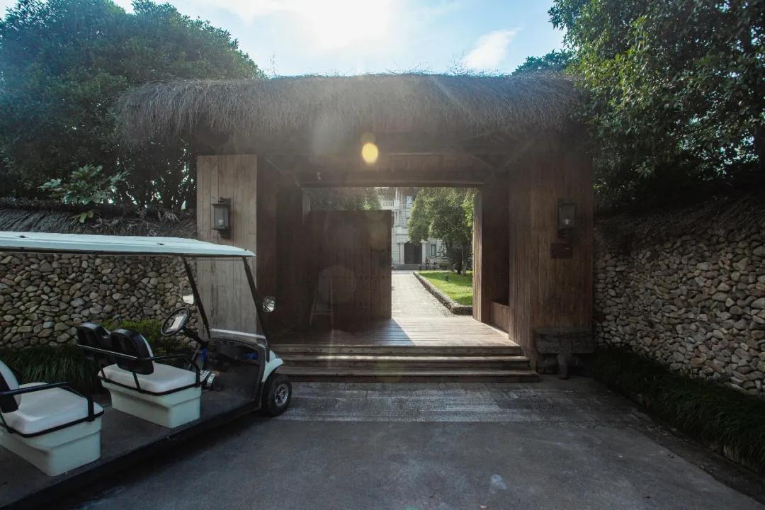 莫干山原木风绿野仙踪花园民宿,莫干山桃坡探险乐园绿野仙踪