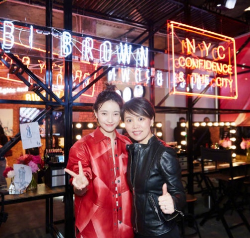 焦俊艳刚发视频,焦俊艳穿黑色吊带服