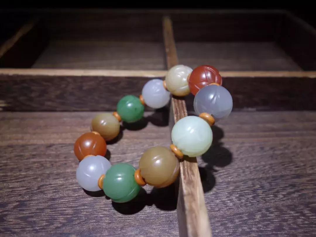 收藏和田玉最多的大师,和田玉收藏老白玉