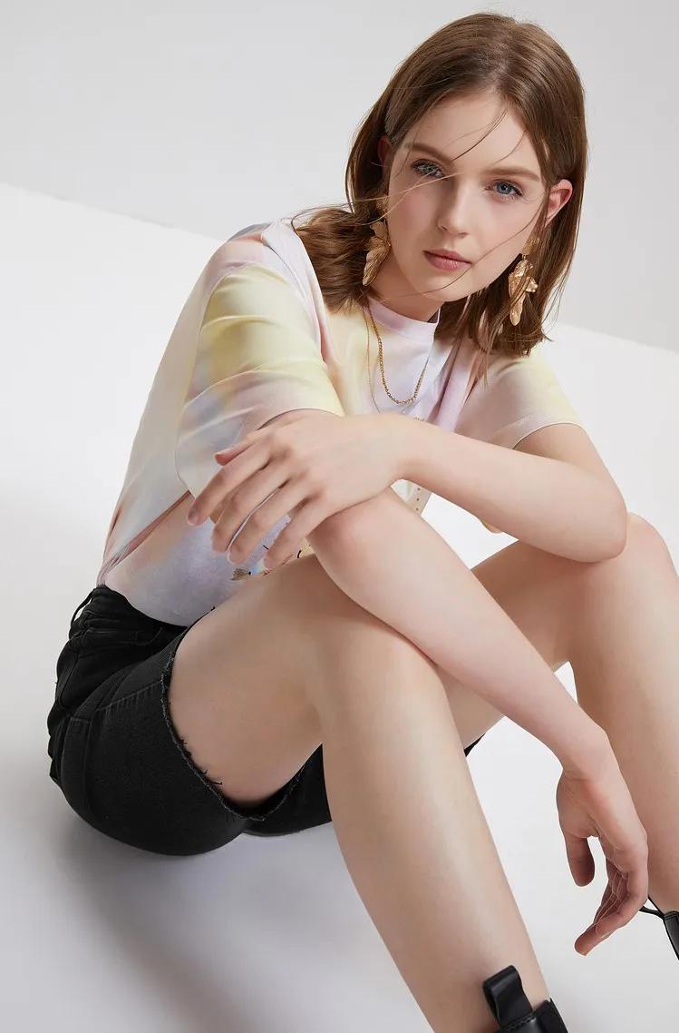 穿上这条短裤，拥有女团腿