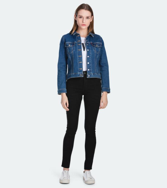 气质女神范轻熟风炸街牛仔外套,女神们牛仔外套这样穿