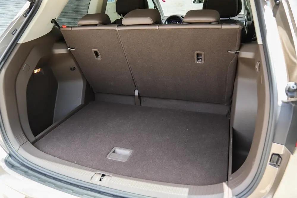 诚意之作试驾新款上汽大众威然,最新款的上汽大众威然mpv