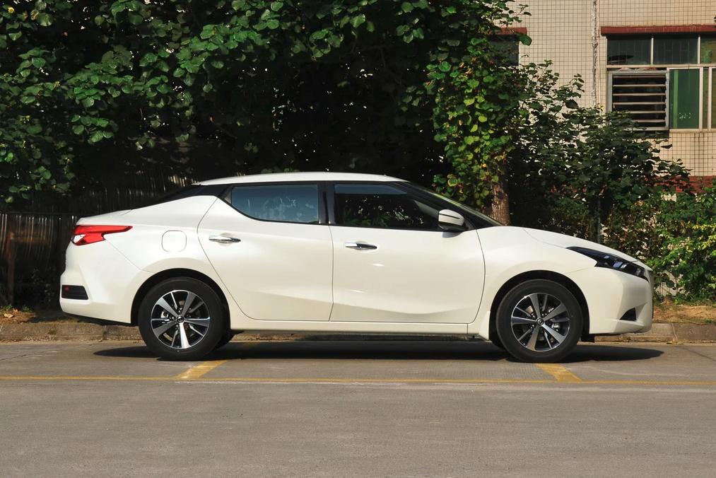 降到8万内的车,蓝鸟最新款