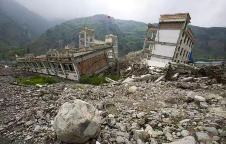 地震中失去双腿的李应霞,地震李应霞失去双腿