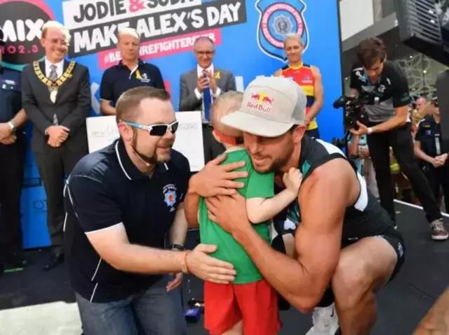 圣诞老人来了真实视频,圣诞老人来澳洲