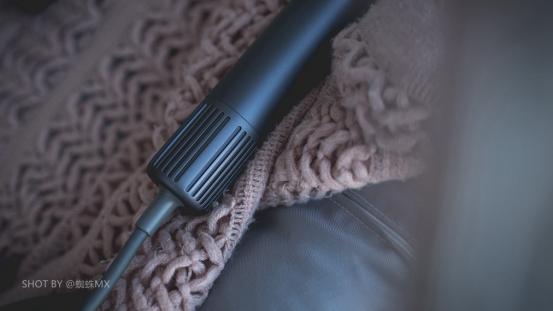 花1300买个吹风机奢侈吗,花2000块买吹风机值得吗