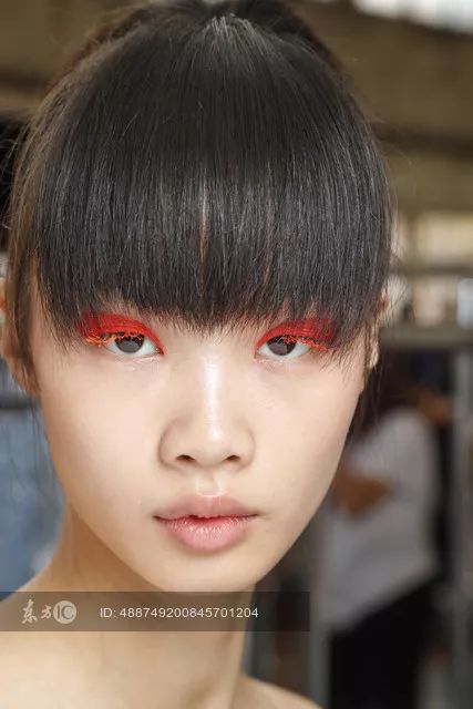 鞠婧祎李艺彤honey舞台,鞠婧祎港风复古妆容