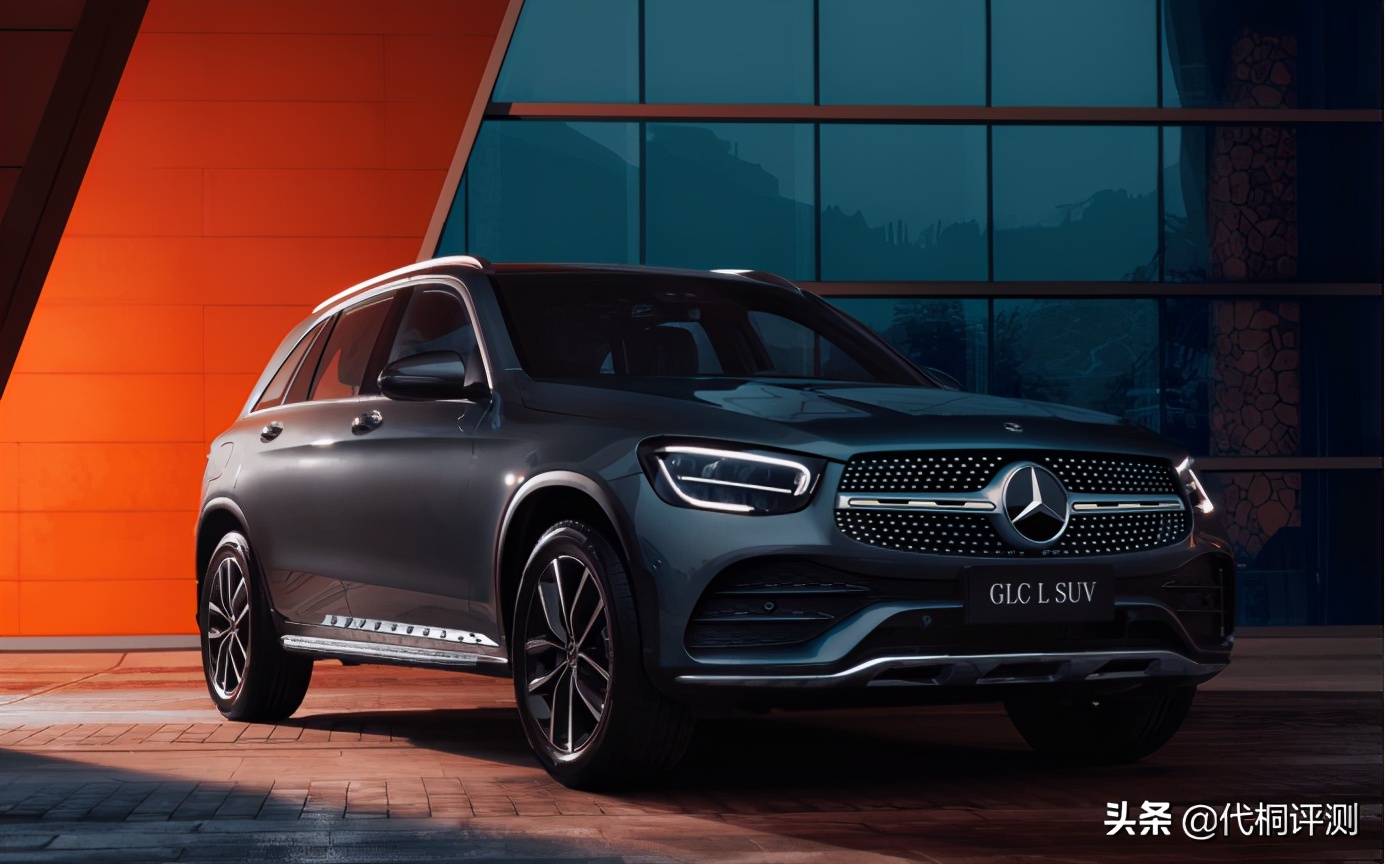 奔驰墨版glc300落地价格是多少钱,墨版奔驰glc300和普拉多