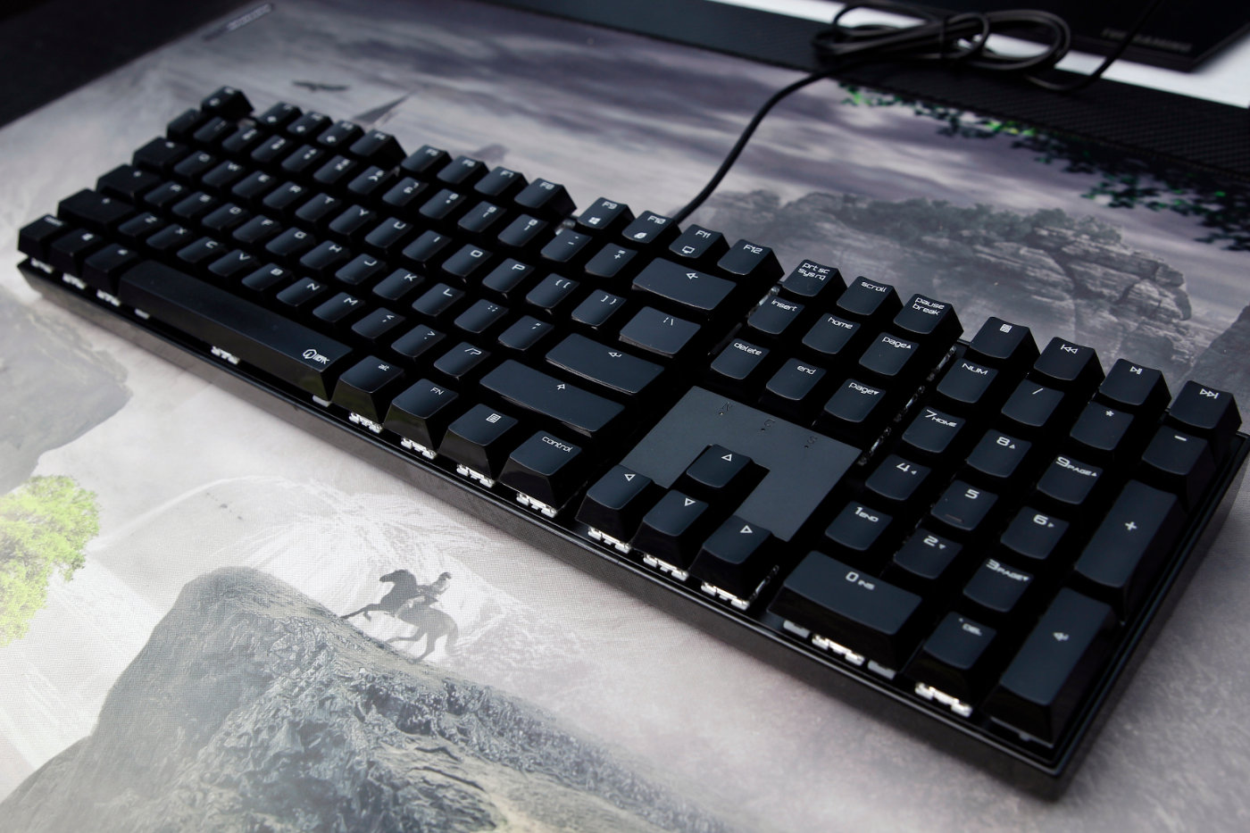 onikuma鐭酱鏈烘閿洏璇勬祴,irok鏈烘閿洏