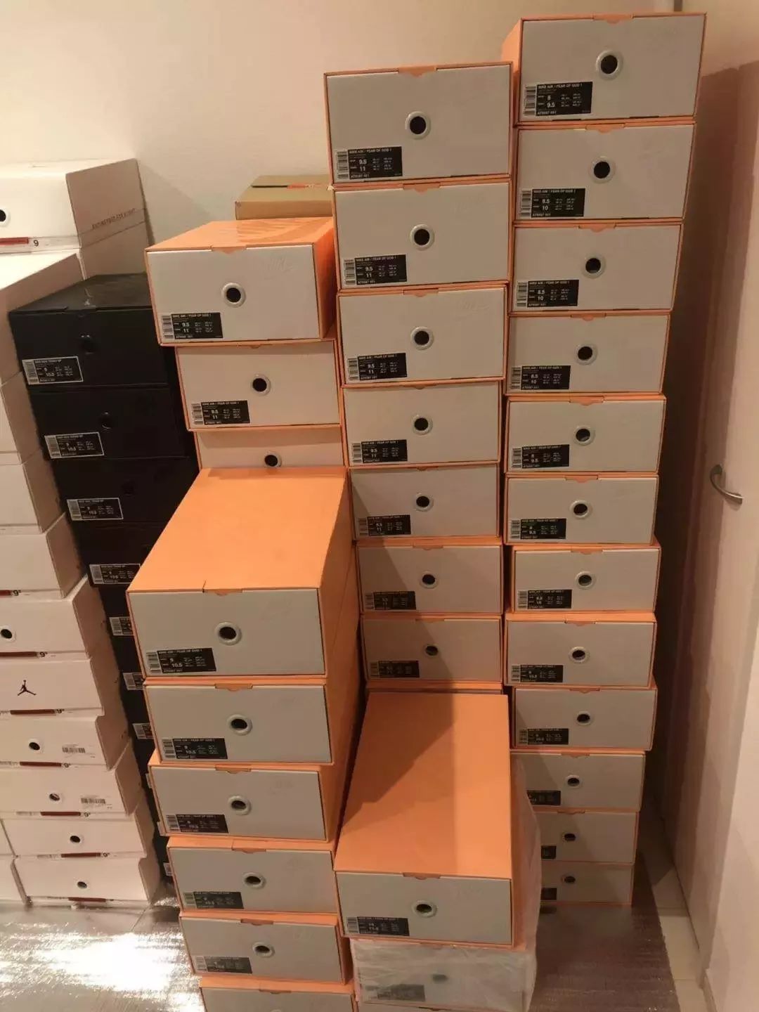 招兼职来排队，600元/天，管水管饭，你敢信