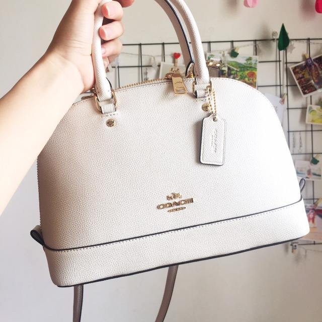 coach专柜款和奥莱款有何区别,coach专柜和奥莱的颜色区别