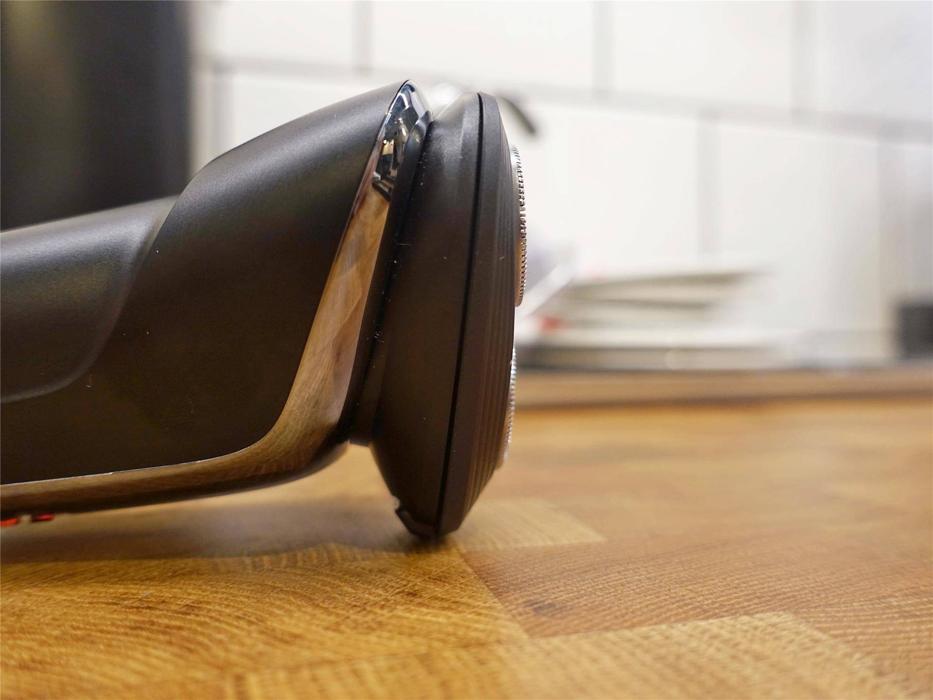 飞利浦电动剃须刀s2306使用方法,飞科剃须刀fs903和飞利浦s2302