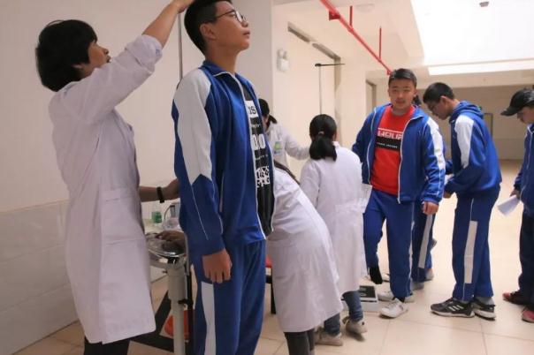 初中生身高多少才算合格,中学生身高表