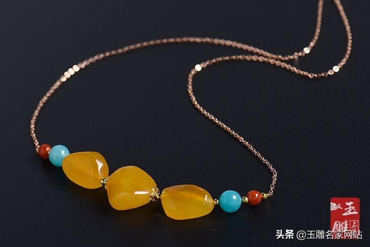 蜜蜡链子配蜜蜡锁骨链,天珠锁骨链和蜜蜡锁骨链哪个好看