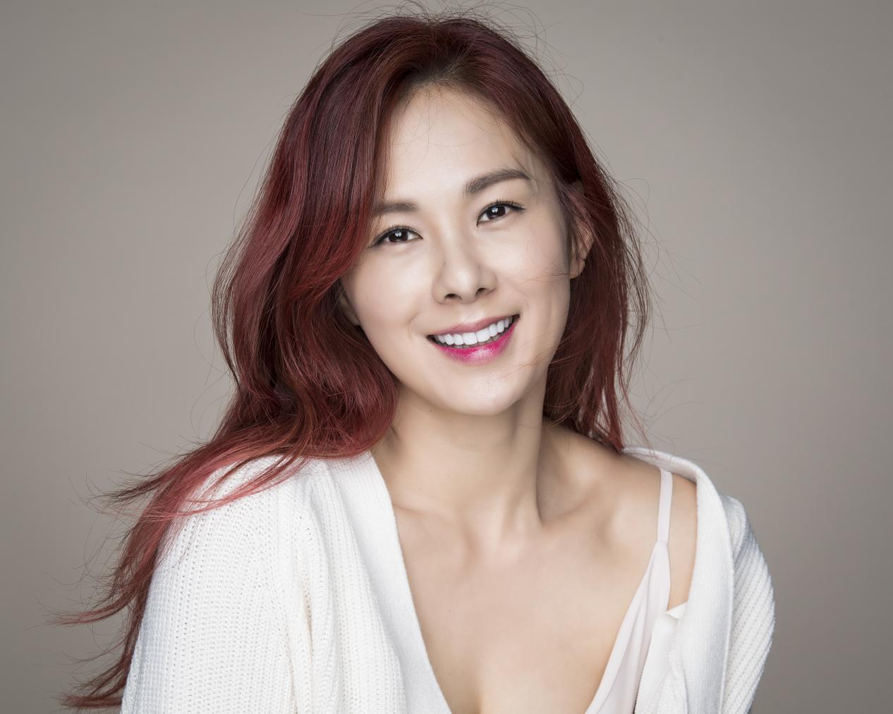 百变大咖秀蔡妍完整版,蔡妍vogue大咖秀