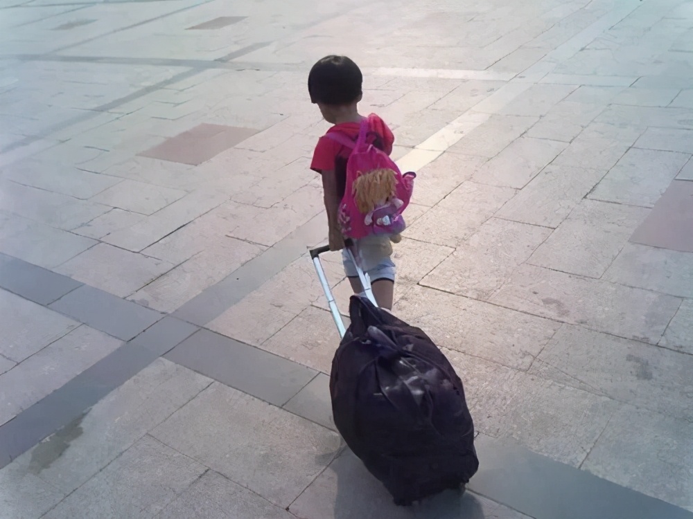 十五岁男孩怎样教育预防离家出走,预防孩子离家出走的原因和方法