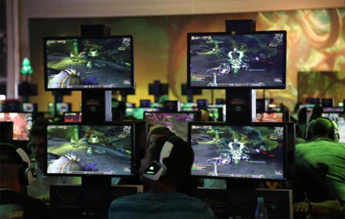 实拍代练工作室,电脑比网吧还多、还专业,这口青春饭不好吃!