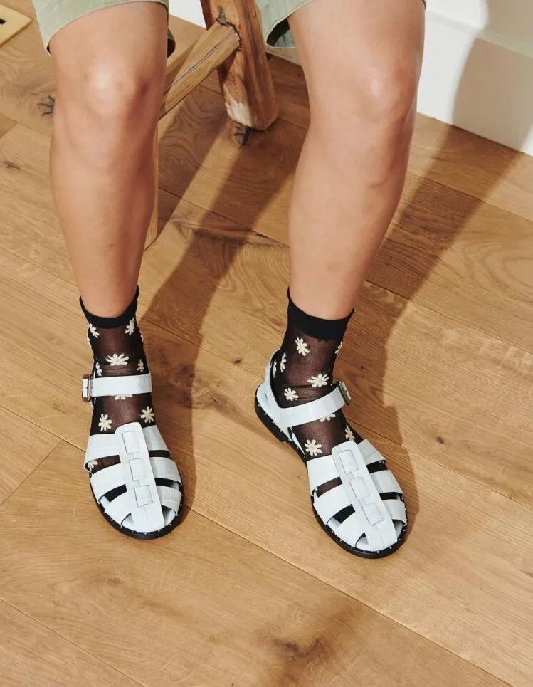 今年流行的露脚袜,是不是现在都流行穿长袜不露脚踝