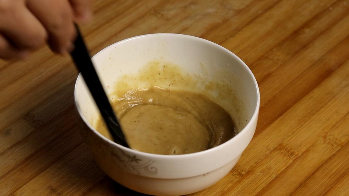 葱油饼的基本步骤和注意事项,正宗酥脆葱油饼做法教程