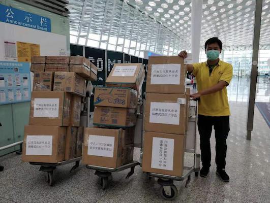 深晚报道|“最美代购”!深圳导游领队海外带回25万个口罩支援战“疫”