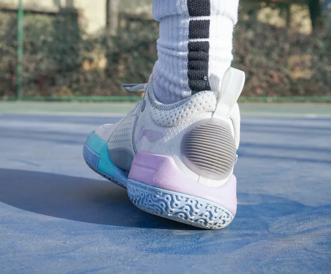 李宁全城9青年版有啥区别,李宁韦德之道全城9棉花糖