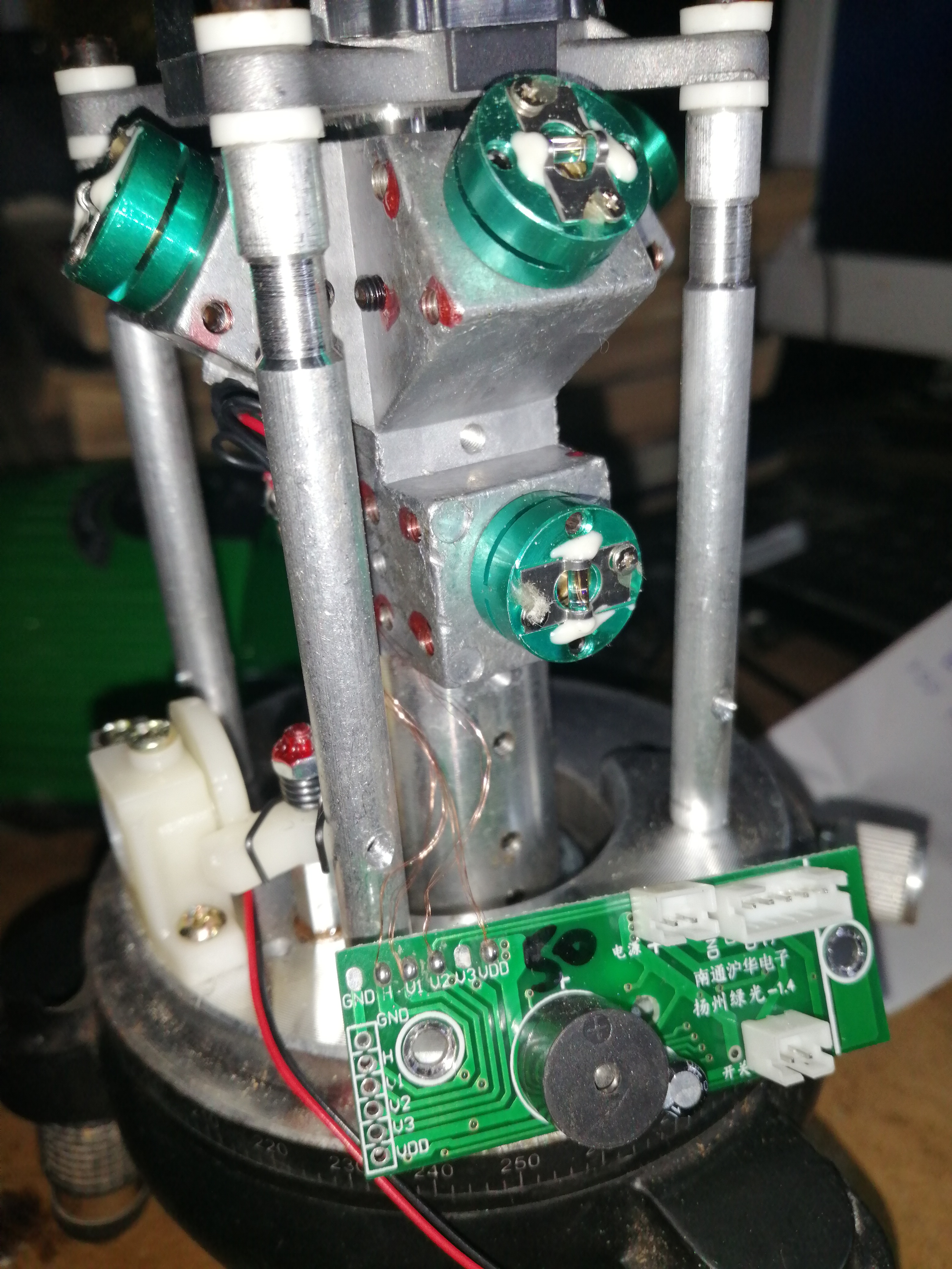 朋友一台电子投线仪坏了拆开看看里面有什么顺便修一修