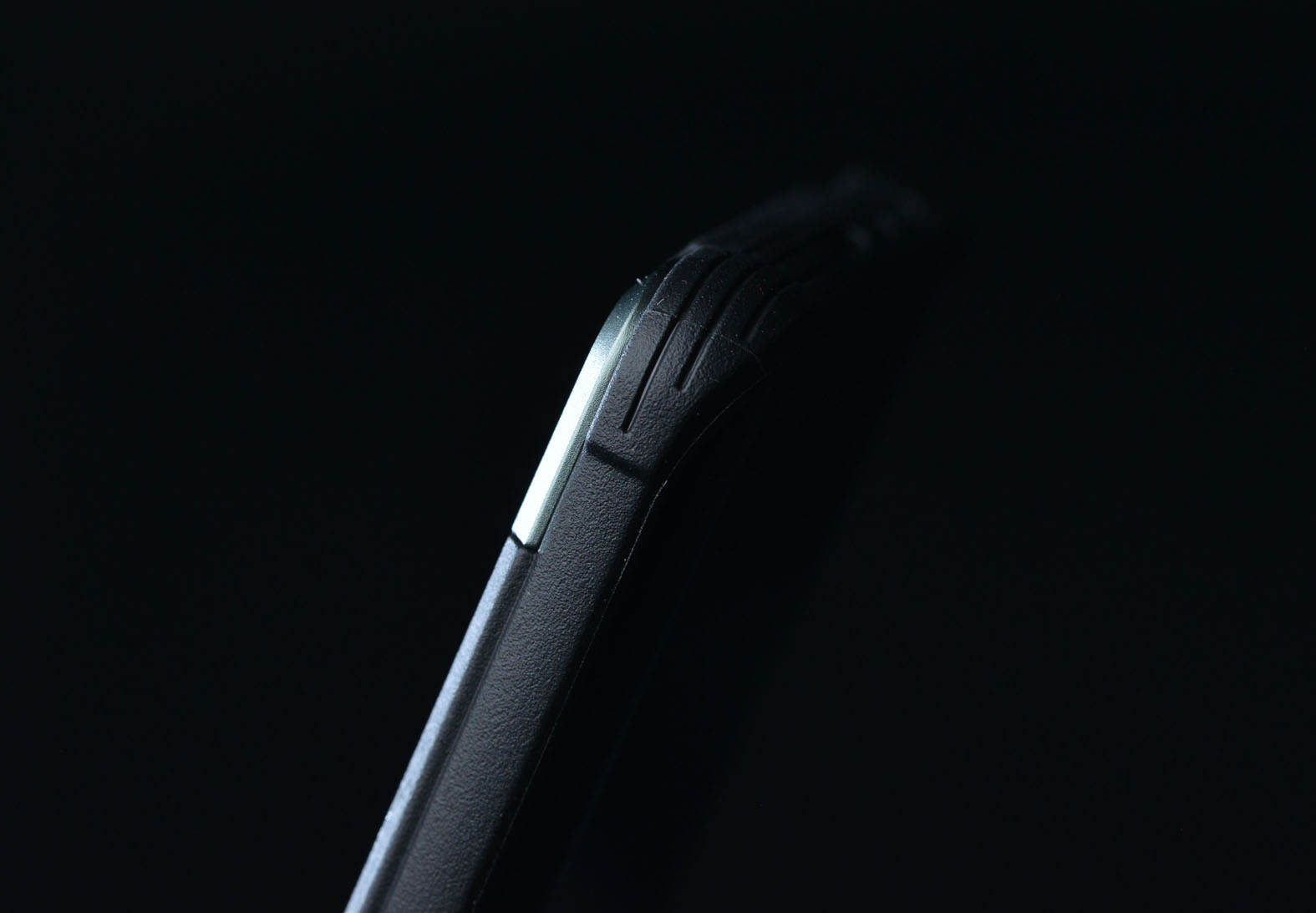 7000块的华为mate40pro,mate40pro蓝猩护甲防摔壳